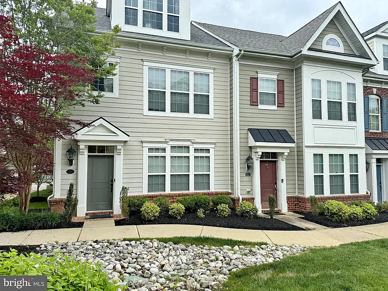 31 Steeplechase Dr — Photo 3