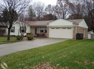 53264 Wolf Dr, Shelby Township, MI