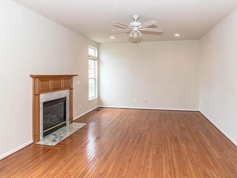 8004 Towering Oak Way — Photo 11