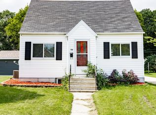 709 13th St N, Moorhead, MN 56560