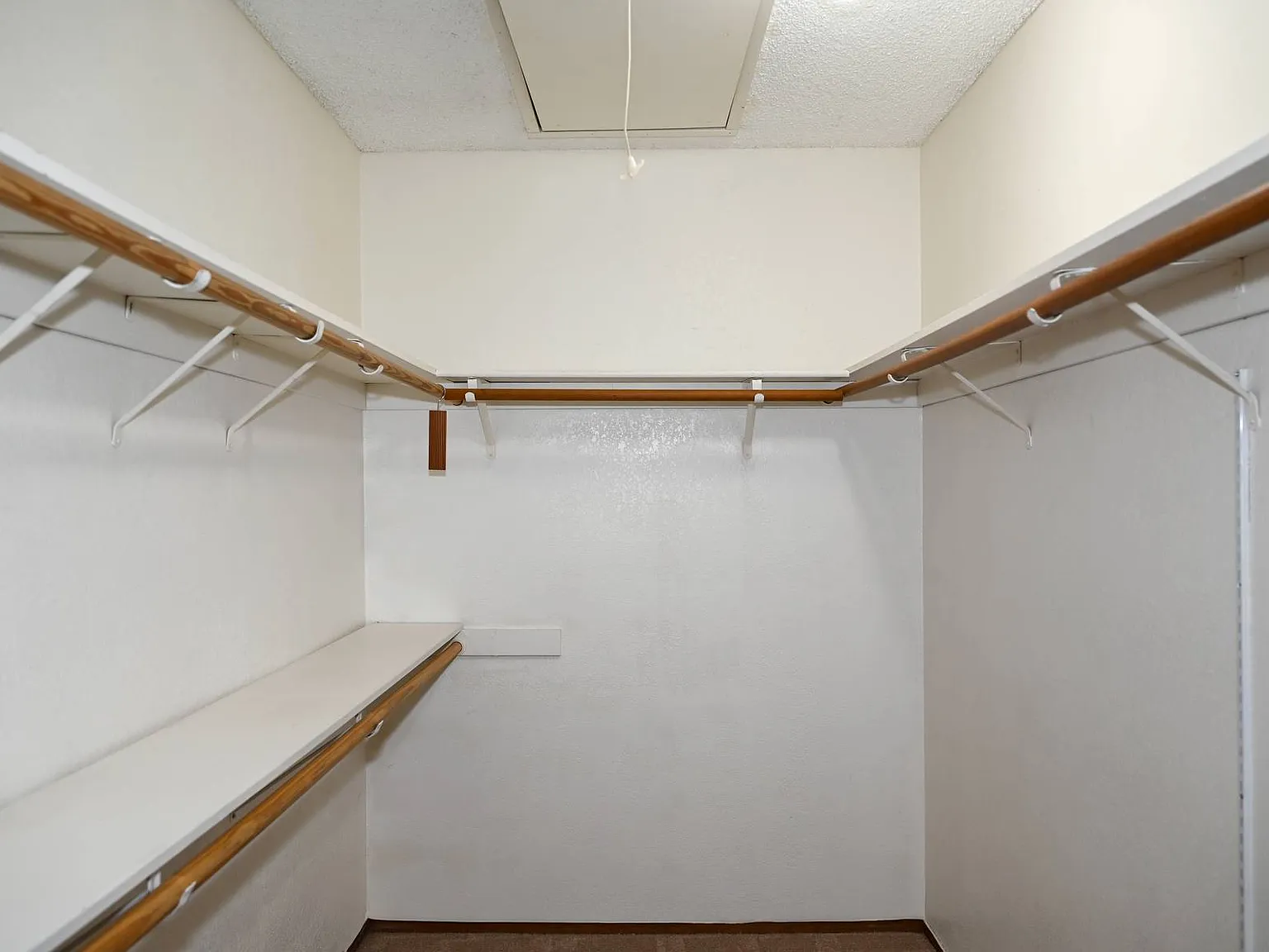 2 bed, 920 sqft, $3,700 — Photo 1