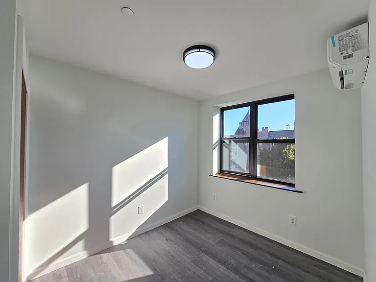 7910 4th Ave #2F — Photo 11