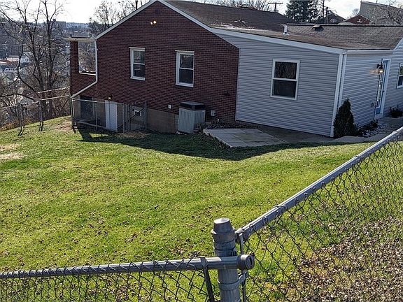 3rd image of 1327 Liberty St