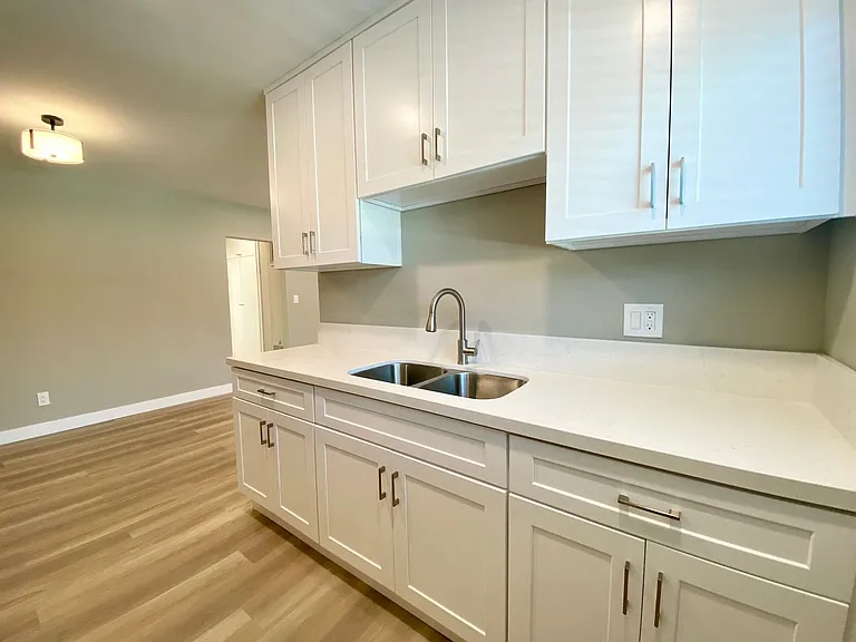 455 W Dryden St — Photo 8
