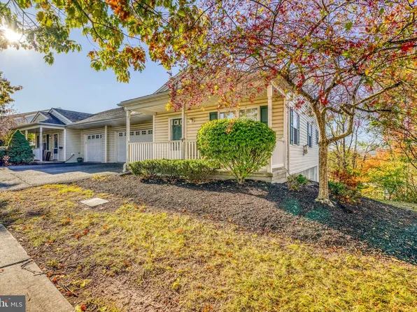 117 W Harmony Dr, Pottstown, PA 19464