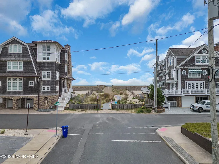 511 Highway 35 N — Photo 40