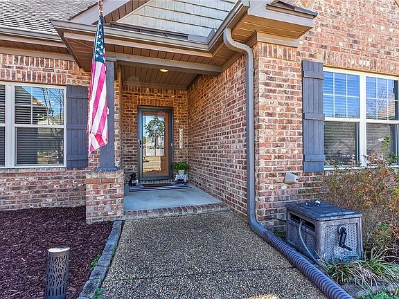 3rd image of 13897 Prince William Way