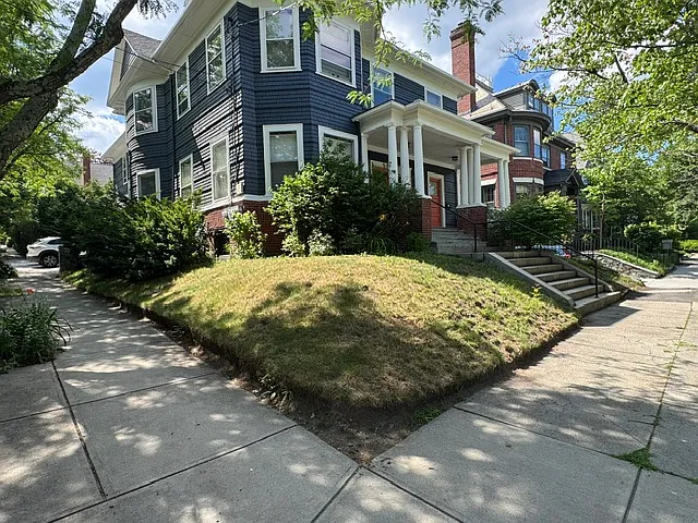 3 bed, 3000 sqft, $4,400 — Photo 1