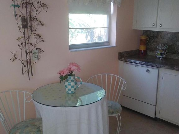 5th image of 112 Somerset Dr