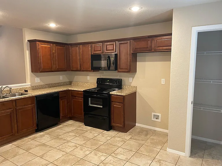 4030 Ferns Valley Loop — Photo 4
