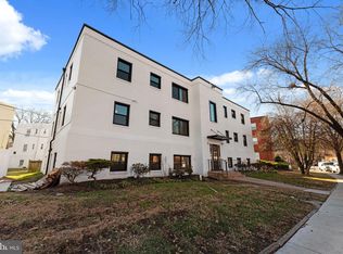 649 Notabene Dr APT 1, Alexandria, VA 22305