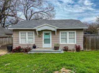 215 E 3rd St, Weatherford, TX 76086