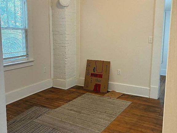 17th image of 16582 River St