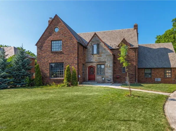 16936 Lake Ave, Lakewood, OH 44107