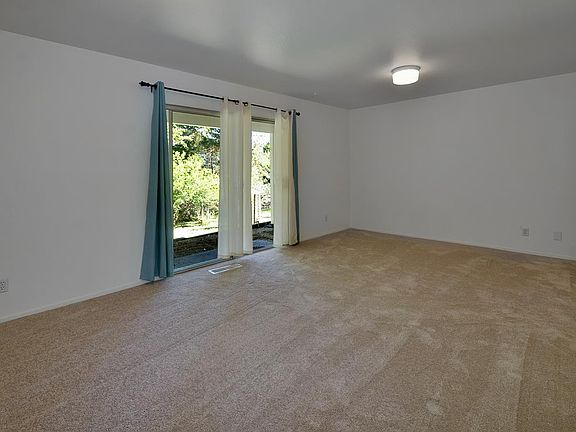3rd image of 509 Townsend Dr
