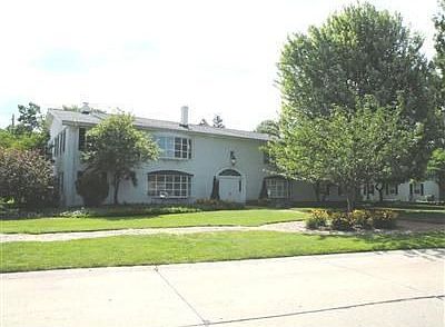 1st image of 4 Meadowlawn Dr Unit 2