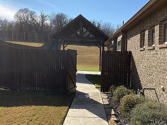 3rd image of 8225 Western Lakes Dr