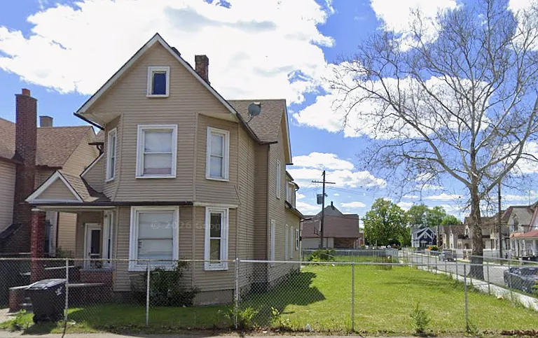 1945 Junction St — Photo 1