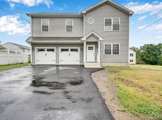 52 Infield St, Bridgeport, CT 06606