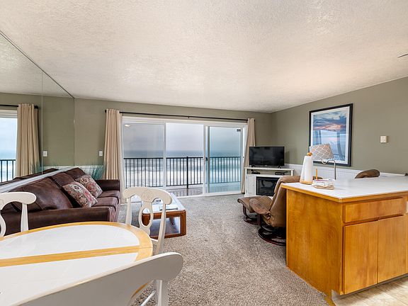 3rd image of 4229 SW Beach Ave #23