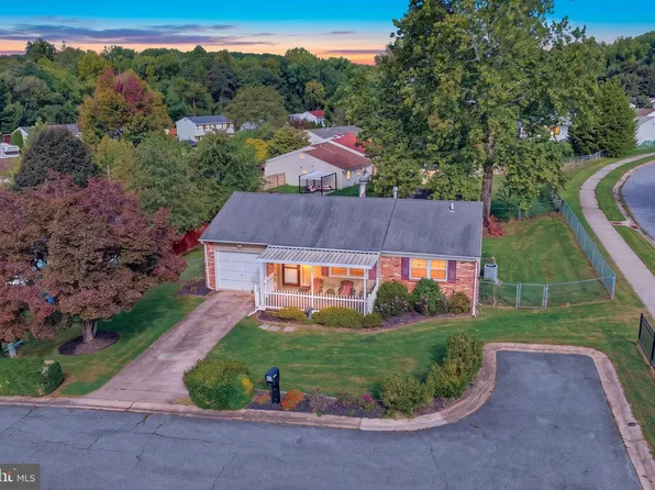 8 Renoir Ter, Newark, DE 19702