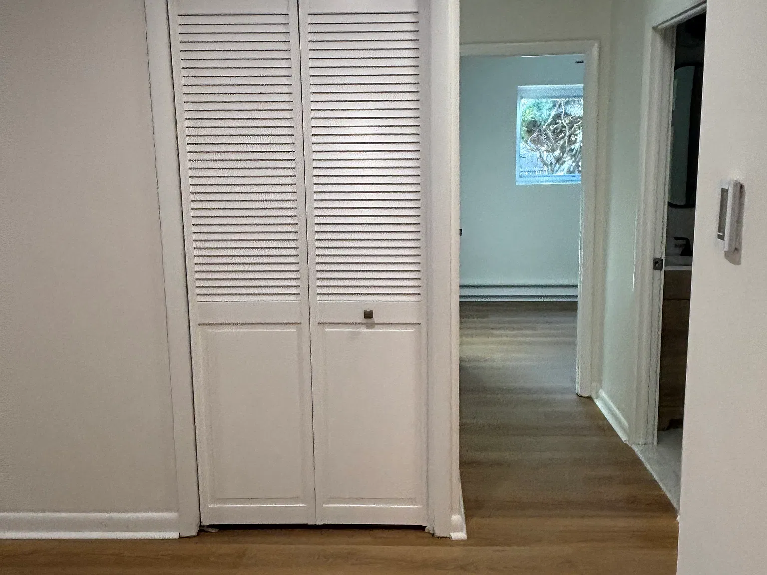 2 bed, 800 sqft, $2,000 — Photo 2