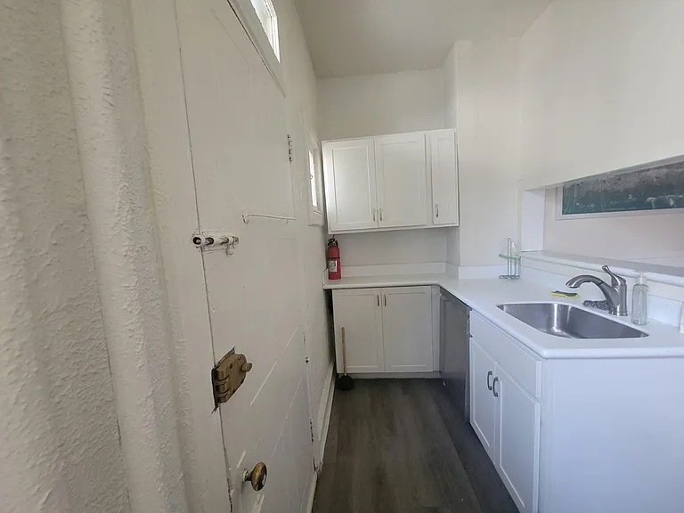 4053 Spruce St — Photo 18