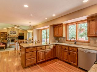 1265 Deerridge Ct, Eagan, MN 55123