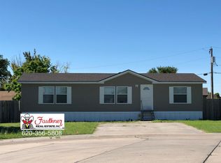 736 Fischer Ct, Ulysses, KS 67880