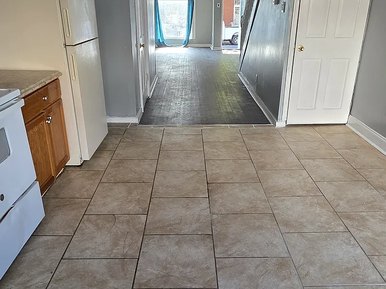 515 N Kenwood Ave — Photo 4