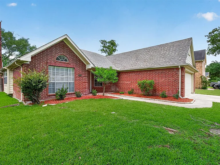 16514 Camino Del Sol Dr — Photo 2