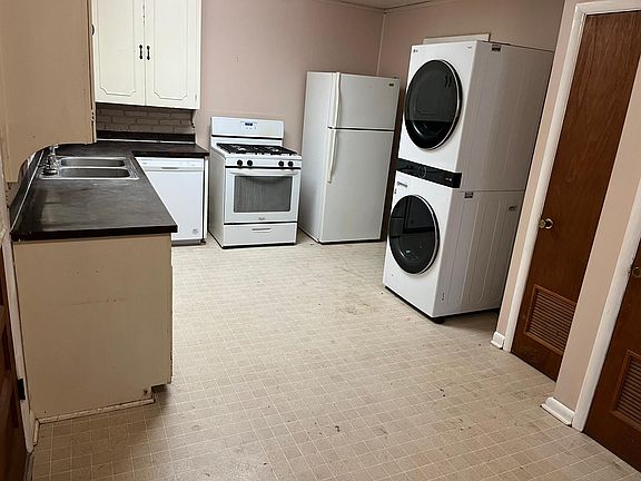 4th image of 40 W Greenwood St