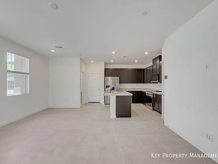 239 Freeport View Pl — Photo 5