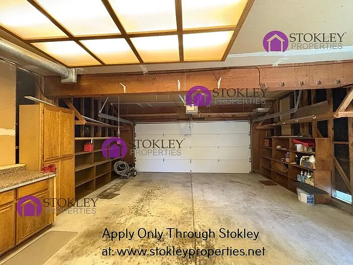 2397 Lake Meadow Cir — Photo 26
