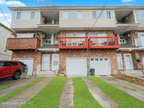 210 Tennyson Dr, Staten Island, NY 10308