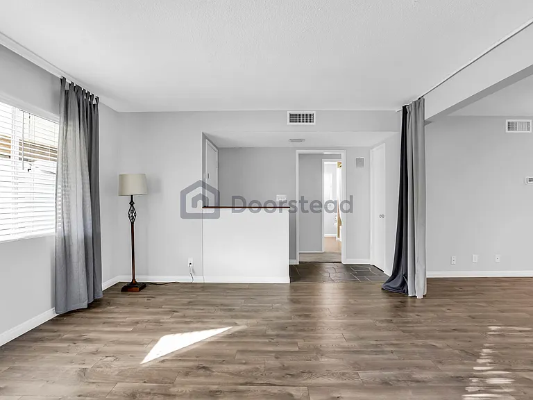 5103 W 7th St #B — Photo 10