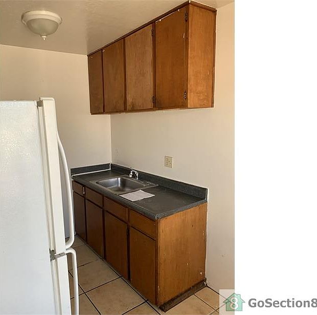 2nd image of 2369 Humboldt Ave #8
