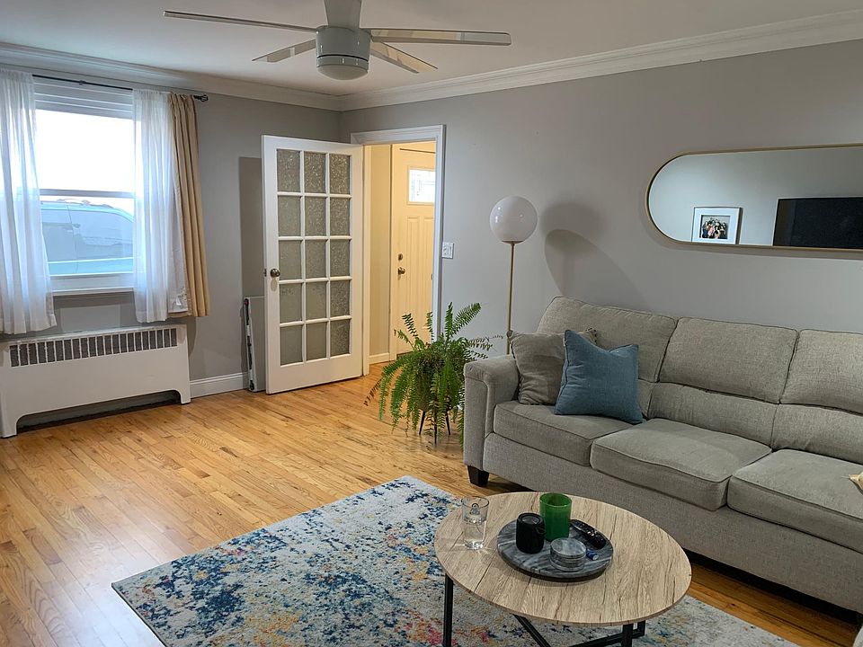 1st image of 650 E Park Ave