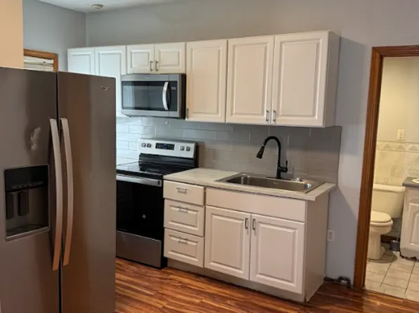 46 Pitman St, 46 Pitman St #2F, Fall River, MA 02723