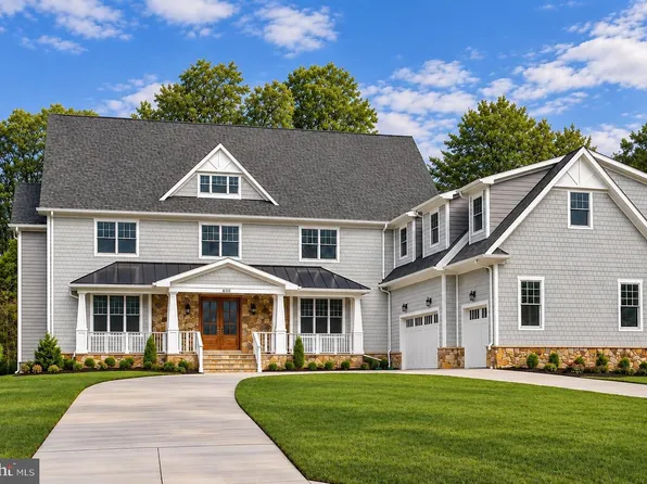 6111 Roseland Dr, Rockville, MD 20852