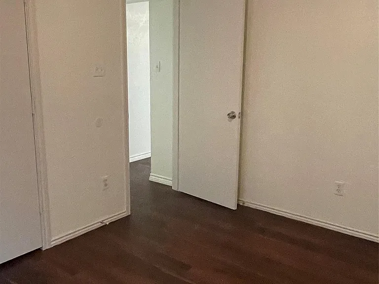5412 Village Green Dr — Photo 16