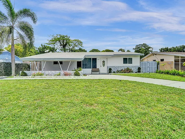 4111 SW 18th Ct #3/2 — Photo 8