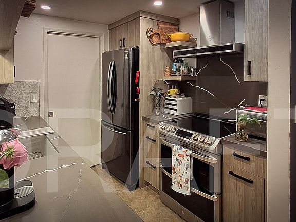 4th image of 151 Buckingham Dr Unit 239