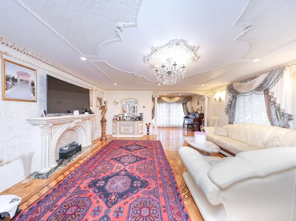 2568 East 2nd Street image 11 of 41