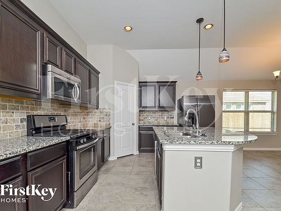5th image of 1413 Heather Ln
