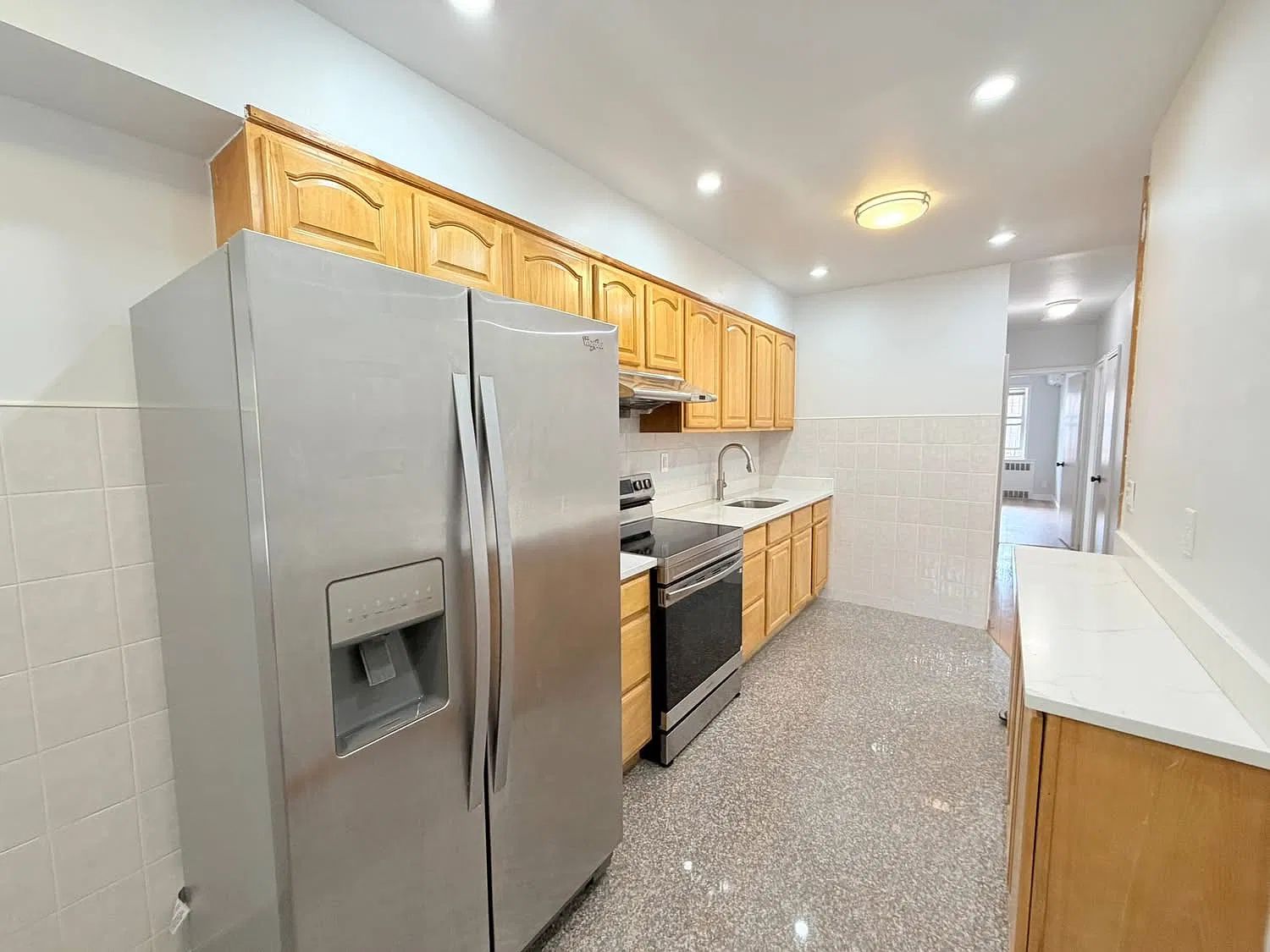 2 bed, 875 sqft, $2,900 — Photo 2