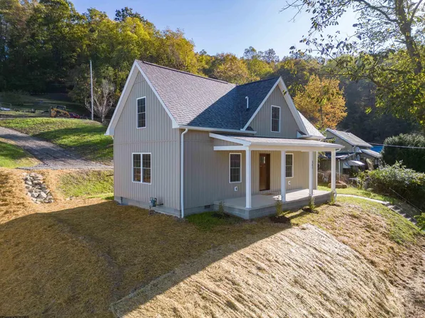 347 E 1st St, Weston, WV 26452