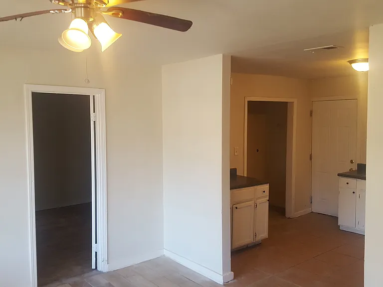 1647 Bridgeport Dr NW — Photo 4