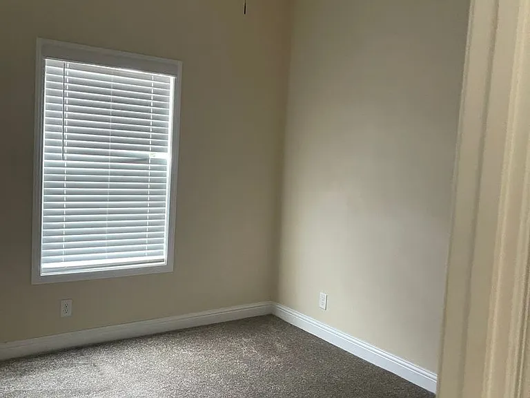 13676 Andover Dr — Photo 19
