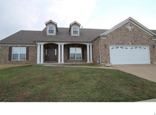 490 Churchill Downs Manor Ct, Fenton, MO